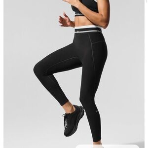 Alo Airbrush High-Waist 7/8 Better Together
Legging Black/White Size Large